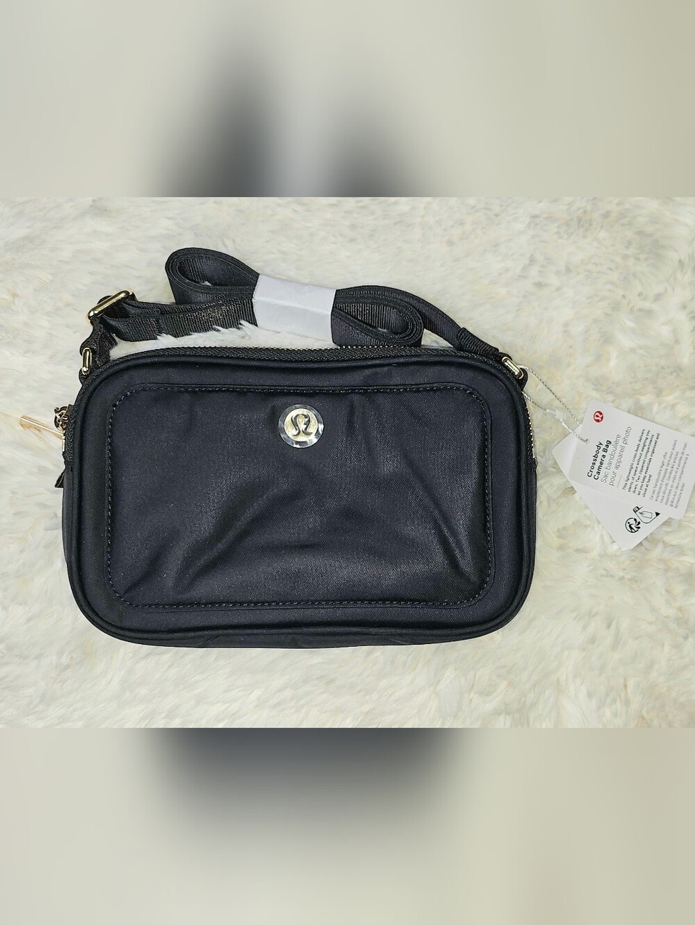 ​NWT Lululemon Crossbody Camera Bag 2L – Black / Gold (BLK/GOLD)